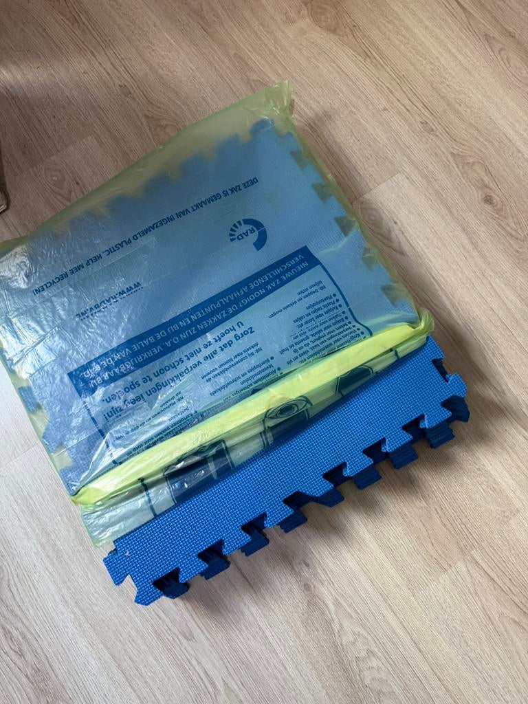 32 stuks  ondervloer zwembad ca 8 m2, Ophalen, Zo goed als nieuw, Afdekzeil