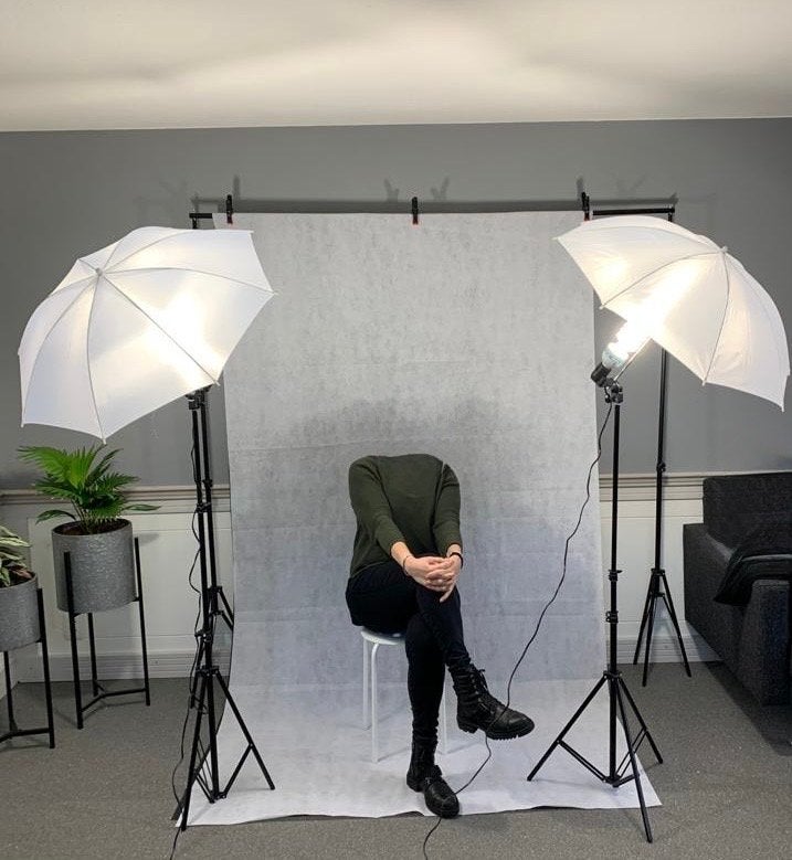 Complete Fotostudio Set met Achtergrond en Statieven, Complete fotostudio, Ophalen of Verzenden, Zo goed als nieuw, Inclusief lampen