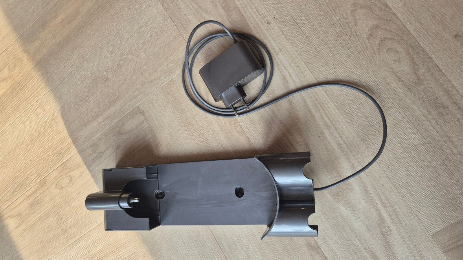 Foto 19 van Dyson V8 Absolute steelstofzuiger met accessoires
