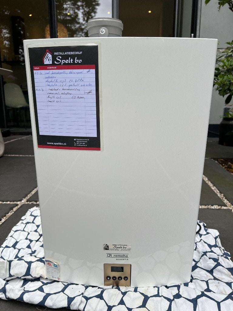 Compleet CV vloerverwarming systeem - ketel + regeling, Ophalen, Gebruikt, Minder dan 30 cm, Hoog rendement (Hr)