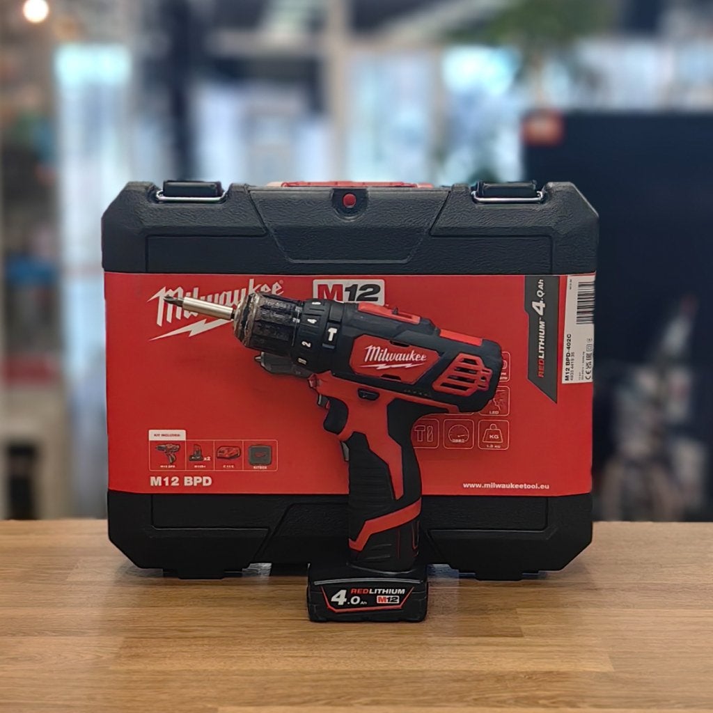 Milwaukee M12 BPD Slagboormachine 12v - In Nette Staat, Milwaukee, Zo goed als nieuw, Support@milwaukee.com, Milwaukee Electric Tool Corporation, 13135 W. 
Lisbon Road, Brookfield, WI 53005
USA