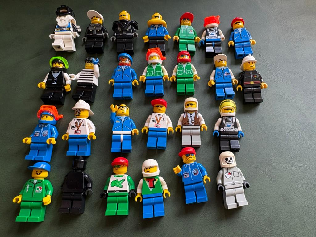 Partij lego poppetjes, Kinderen en Baby's, Speelgoed | Duplo en Lego, Lego, Lego, Verzenden, Zo goed als nieuw