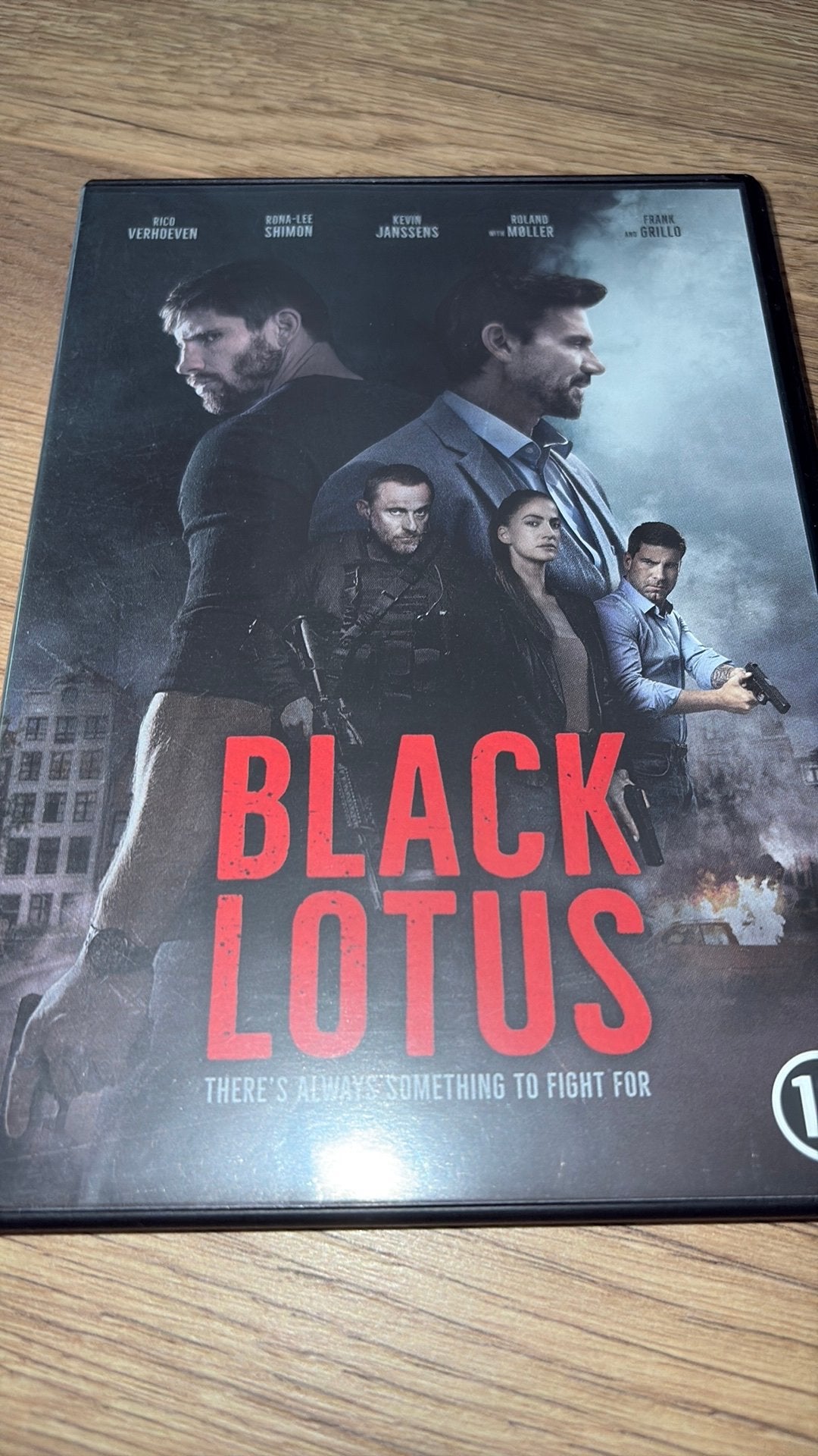 Black Lotus met Rico Verhoeven en Frank Grillo., Vanaf 16 jaar, Ophalen of Verzenden, Zo goed als nieuw
