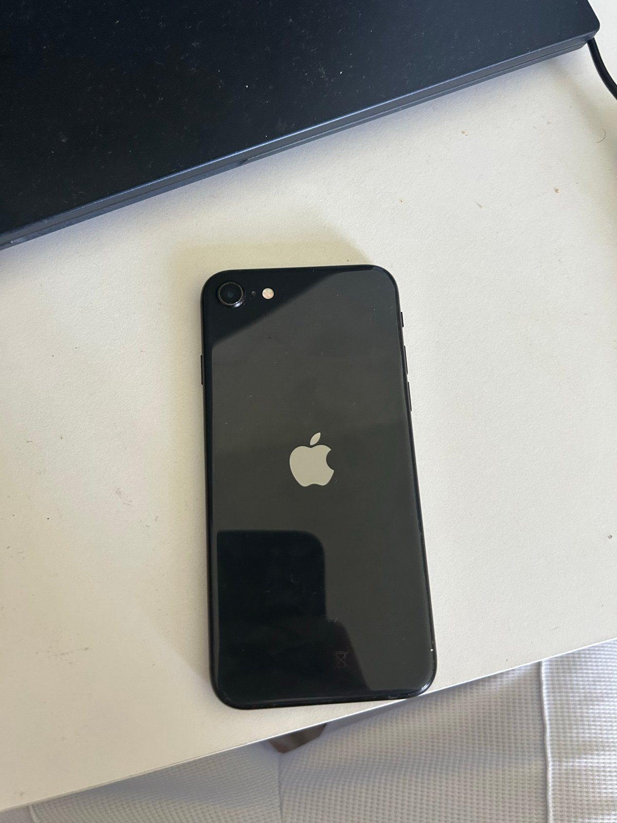 iPhone SE (2022) 64 GB Zwart - Zo goed als nieuw, Ophalen, Zwart, Zo goed als nieuw, 87 %