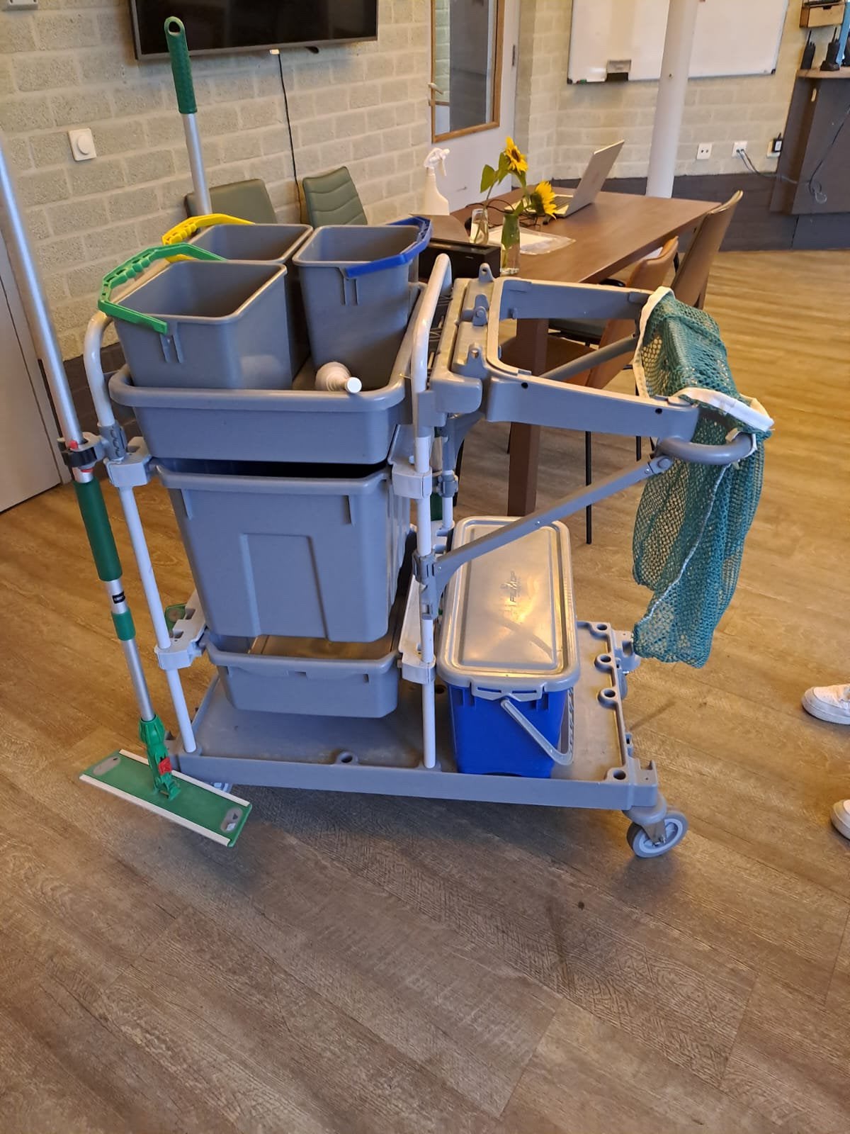 Schoonmaak kar, 100 liter of meer, Ophalen, Zo goed als nieuw, Transportkar