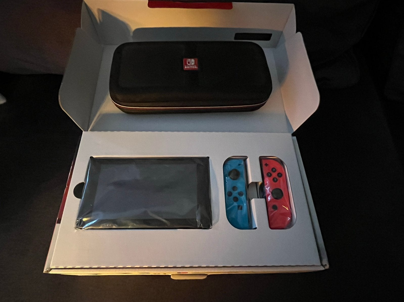 Nintendo switch SET met accesoirces, Spelcomputers en Games, Spelcomputers | Overige, Ophalen of Verzenden, Zo goed als nieuw