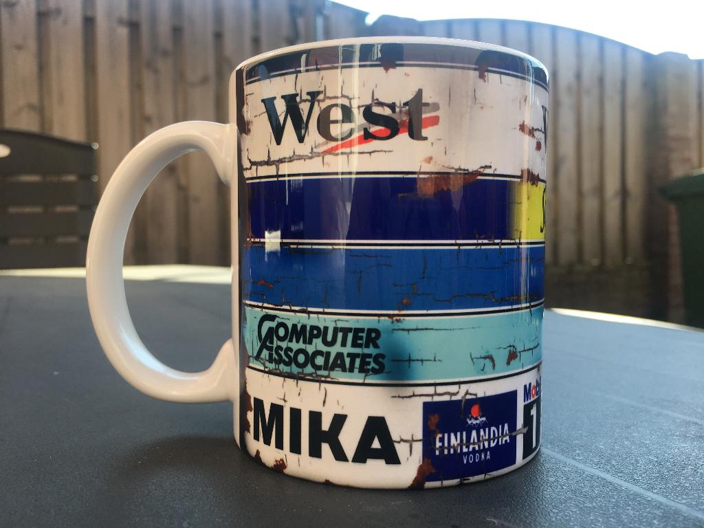 ✅ Mika Häkkinen Helmet mok Vintage olie F1 Autosport, Verzamelen, Automerken, Motoren en Formule 1, Ophalen of Verzenden, Nieuw