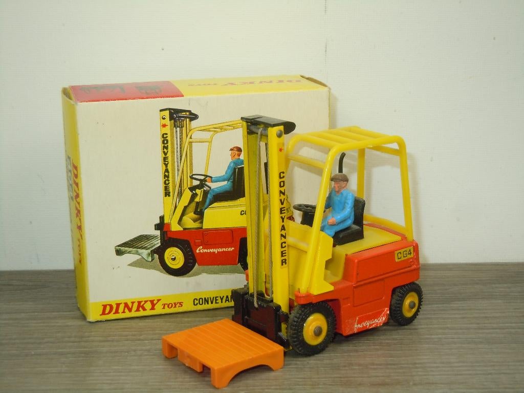 Conveyancer Fork Lift Truck - Dinky Toys 404 England