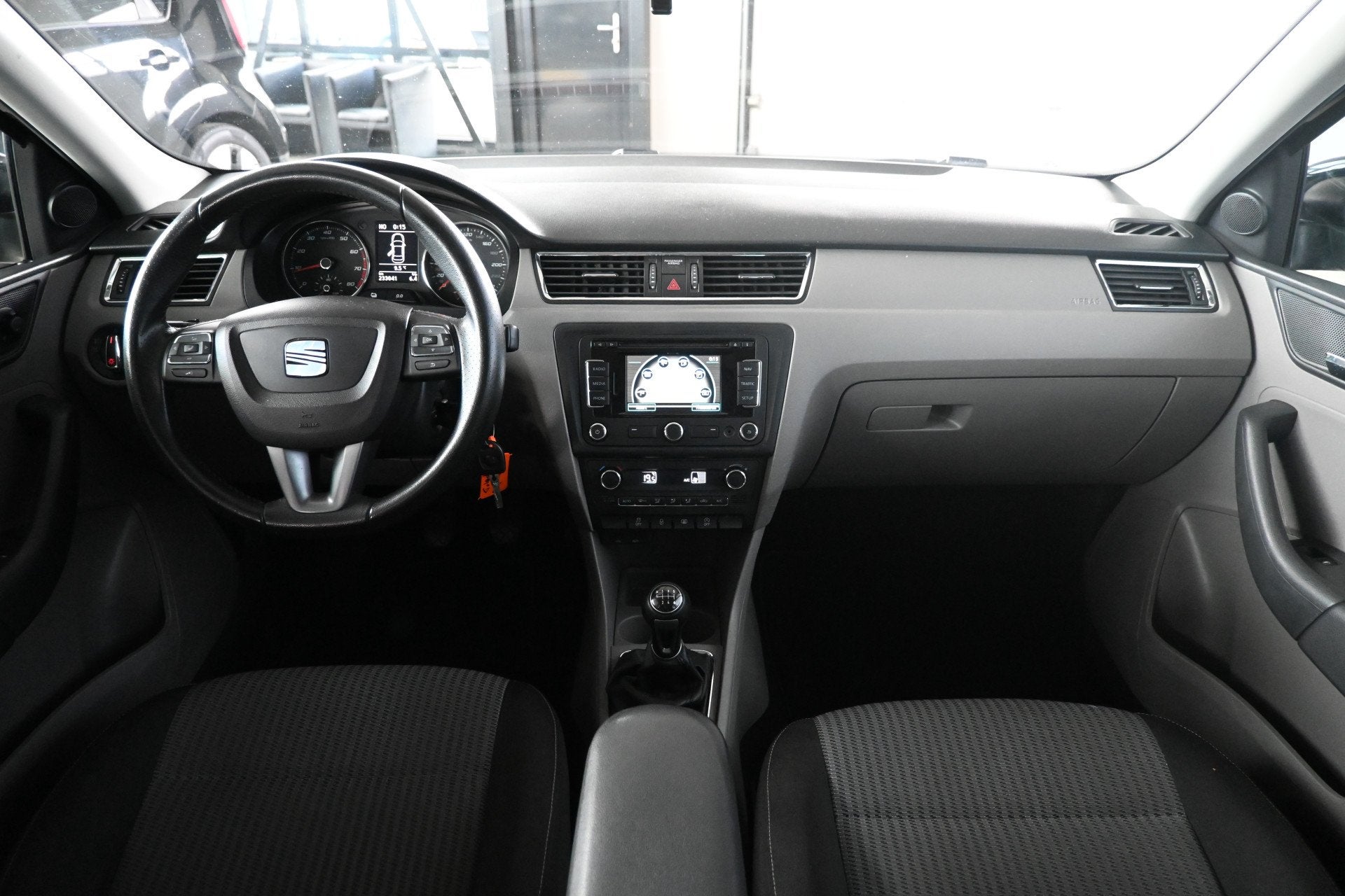 SEAT Toledo 1.2 TSI Businessline High Clima Navigatie Cruise, Euro 5, Stof, Gebruikt, Met garantie (alle)
