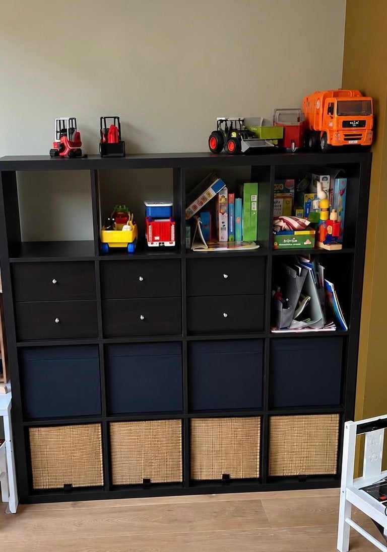 Kallax IKEA kast zwartbruin, z.g.a.n, Ophalen, Zo goed als nieuw, Minder dan 150 cm, Minder dan 100 cm