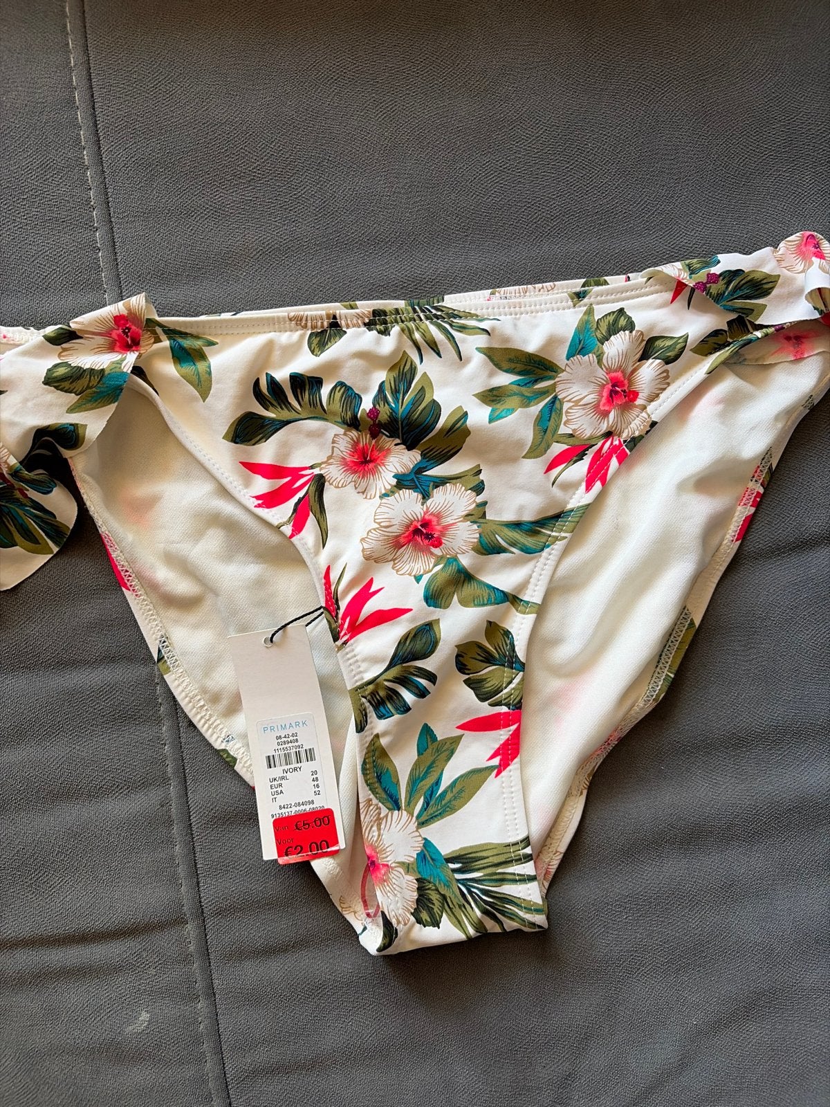 Nieuw Primark bikinibroekje met bloemenprint, maat 48, Ophalen of Verzenden, Nieuw, Meerkleurig, Bikini