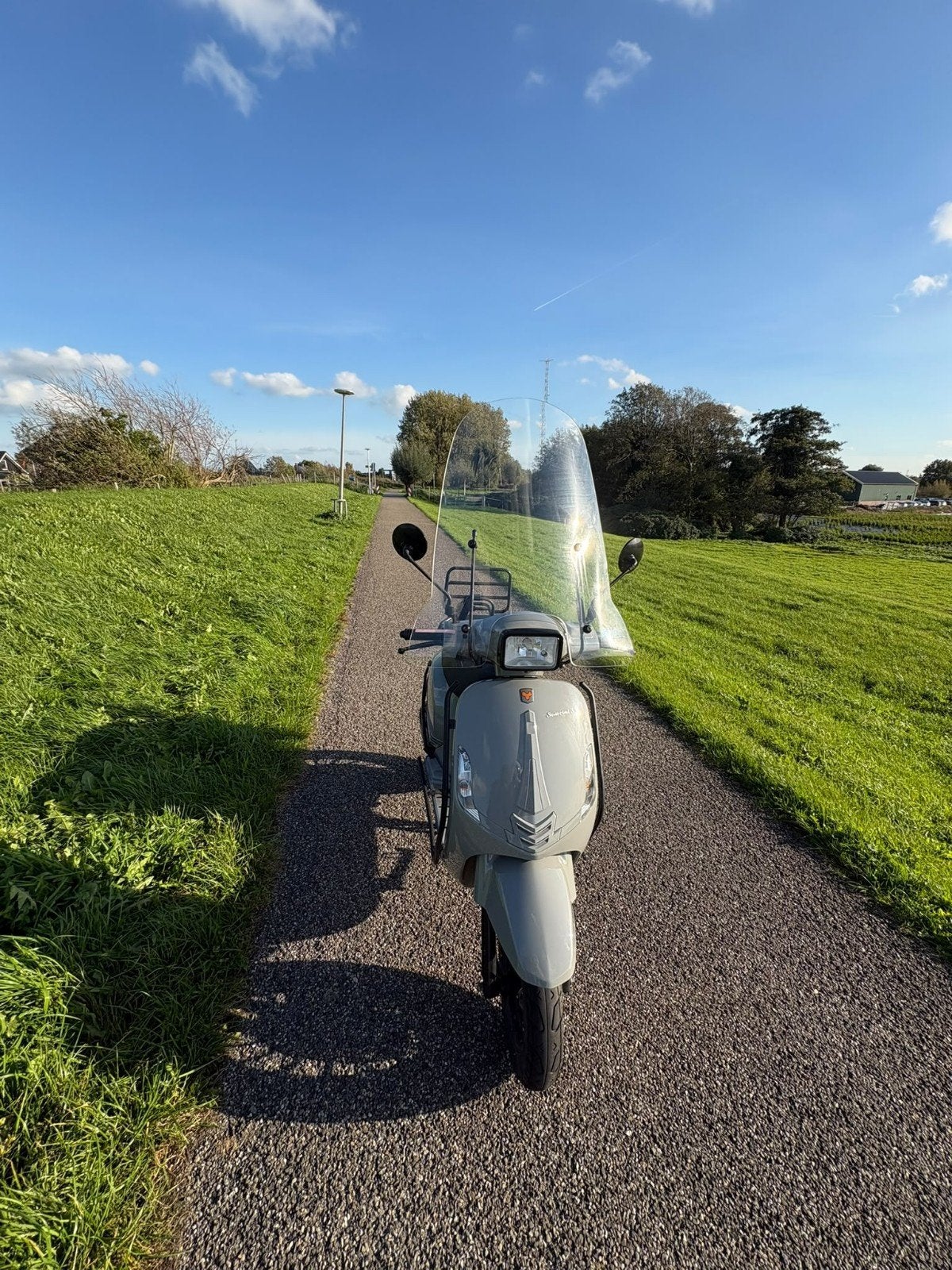 La Souris scooter met accessoires en 2 helmen, Ophalen, Zo goed als nieuw, Overige typen, Overige merken