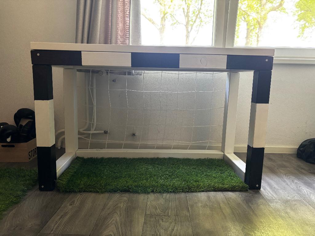 Bureau voetbal thema, Huis en Inrichting, Bureaus, Gebruikt, Kinderbureau, Overige merken, Overige stijlen, Hout, Meerkleurig