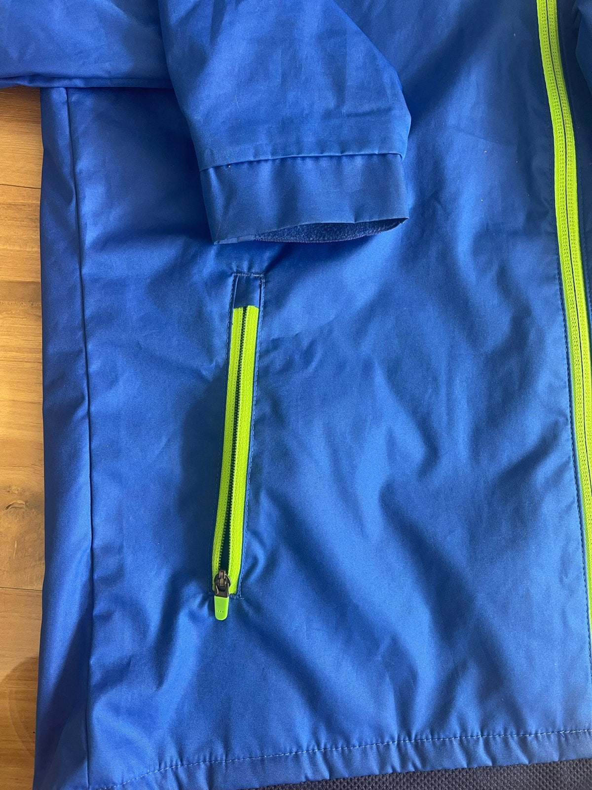 Kipsta regenjas blauw maat 141-153 cm (10-11 jaar), Ophalen of Verzenden, Zo goed als nieuw, Jongen of Meisje