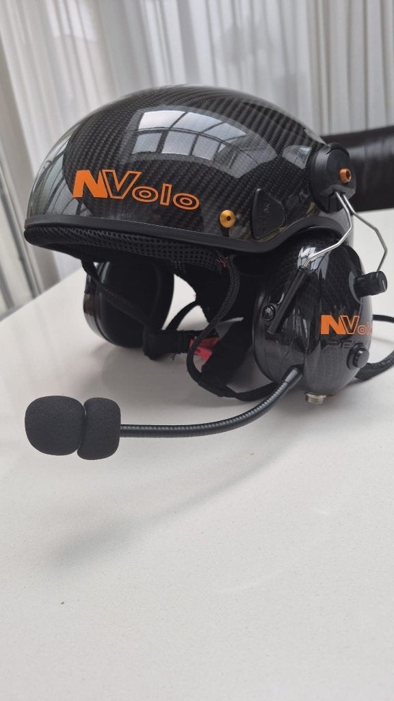 Nvolo Carbon Flist Helm met Blue Tooth nieuw, Sport en Fitness, Zweefvliegen en Paragliding, Ophalen of Verzenden, Nieuw, Overige typen