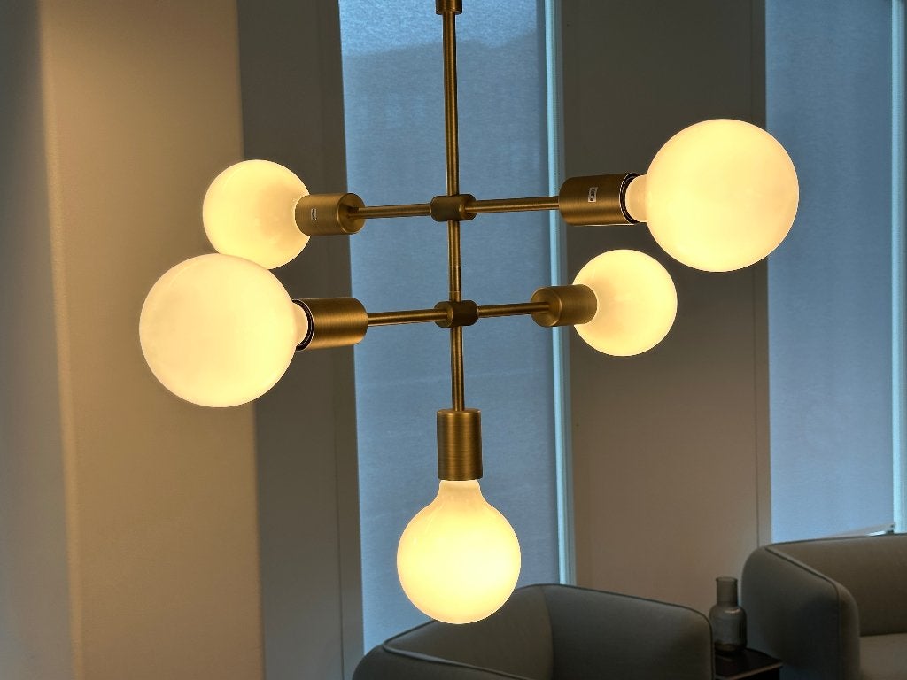 (3x) Bolia Piper Lounge hanglamp 5-arms messing 365 North, Huis en Inrichting, Lampen | Hanglampen, Ophalen, -, -, Bolia