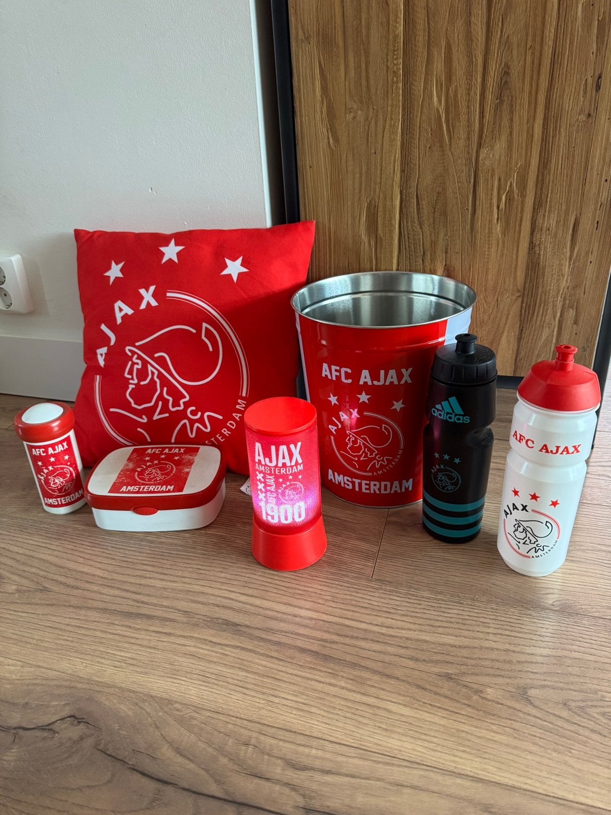 Ajax set: kussen, broodtrommel, bidons, prullenbak, lamp, Ophalen of Verzenden, Gebruikt