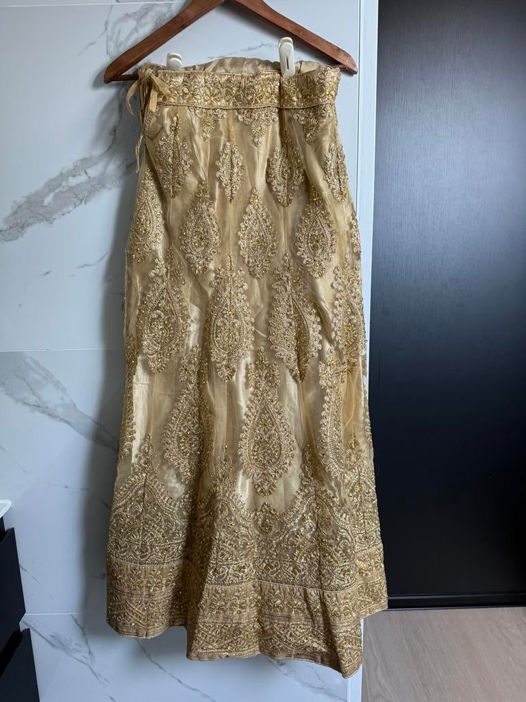 Indian lehenga goud, Ophalen of Verzenden, Zo goed als nieuw, Maat 34 (XS) of kleiner, Overige typen