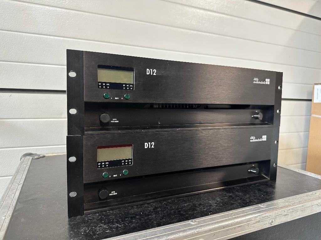 4 Stuks D&B D12 versterker, Ophalen of Verzenden, Gebruikt, 1000 watt of meer, P.A.