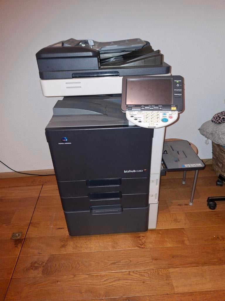 Konica Minolta bizhub C253 All-in-one Printer met Toners, Computers en Software, Printers, Ophalen, Kleur printen, Gebruikt, All-in-one