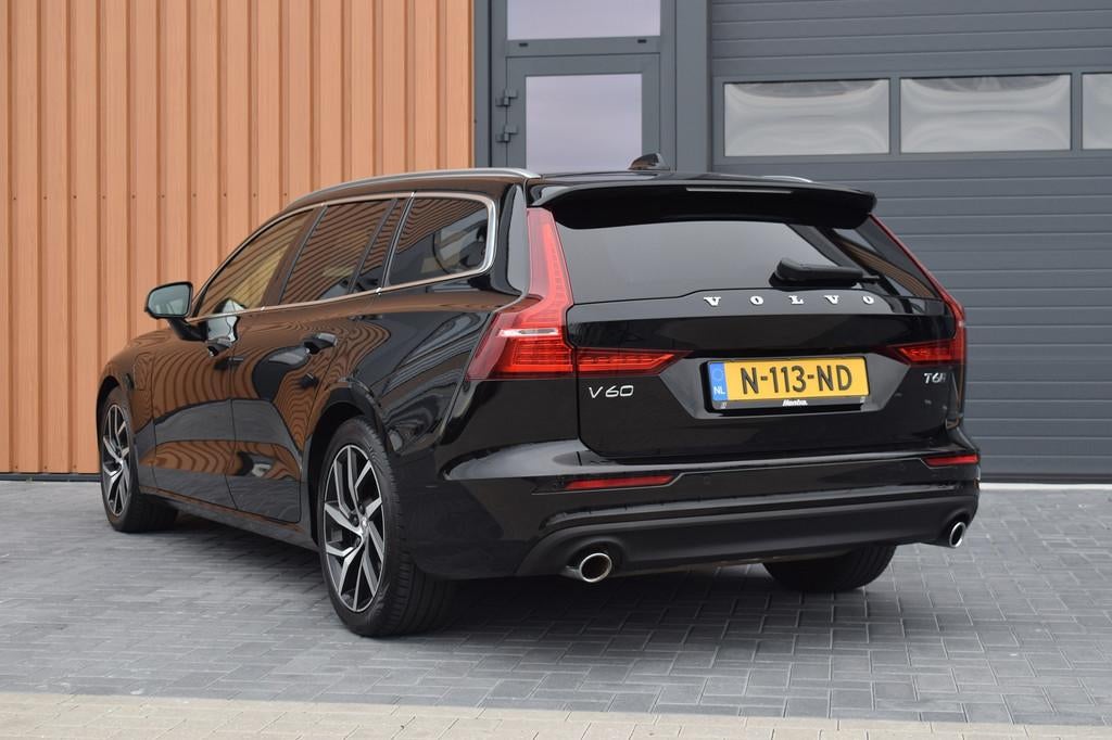 Volvo V60 2.0 T6 Recharge AWD | Trekhaak | 360 camera | HUD, Automaat, Stof, Gebruikt, 4 cilinders