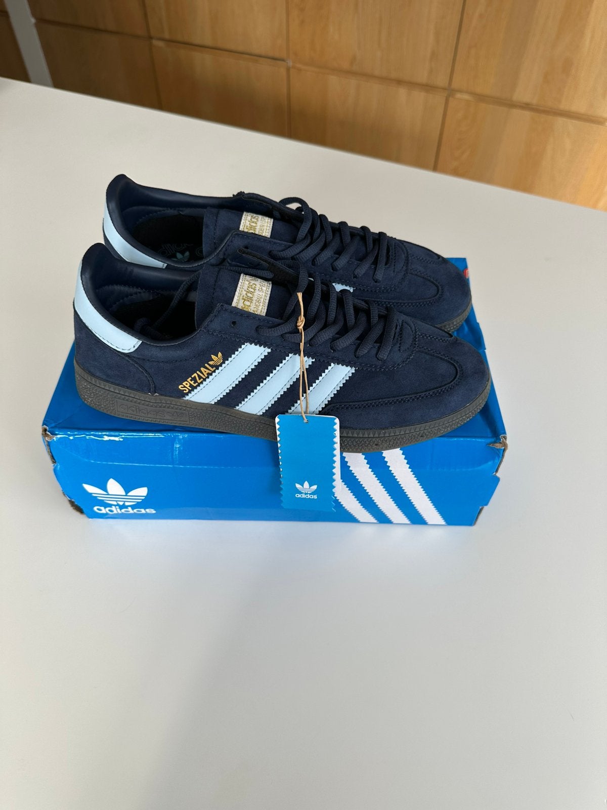 Adidas spezials - Donkerblauw - Nieuw, Kleding | Heren, Blauw, Nieuw, Ophalen of Verzenden, Sneakers of Gympen