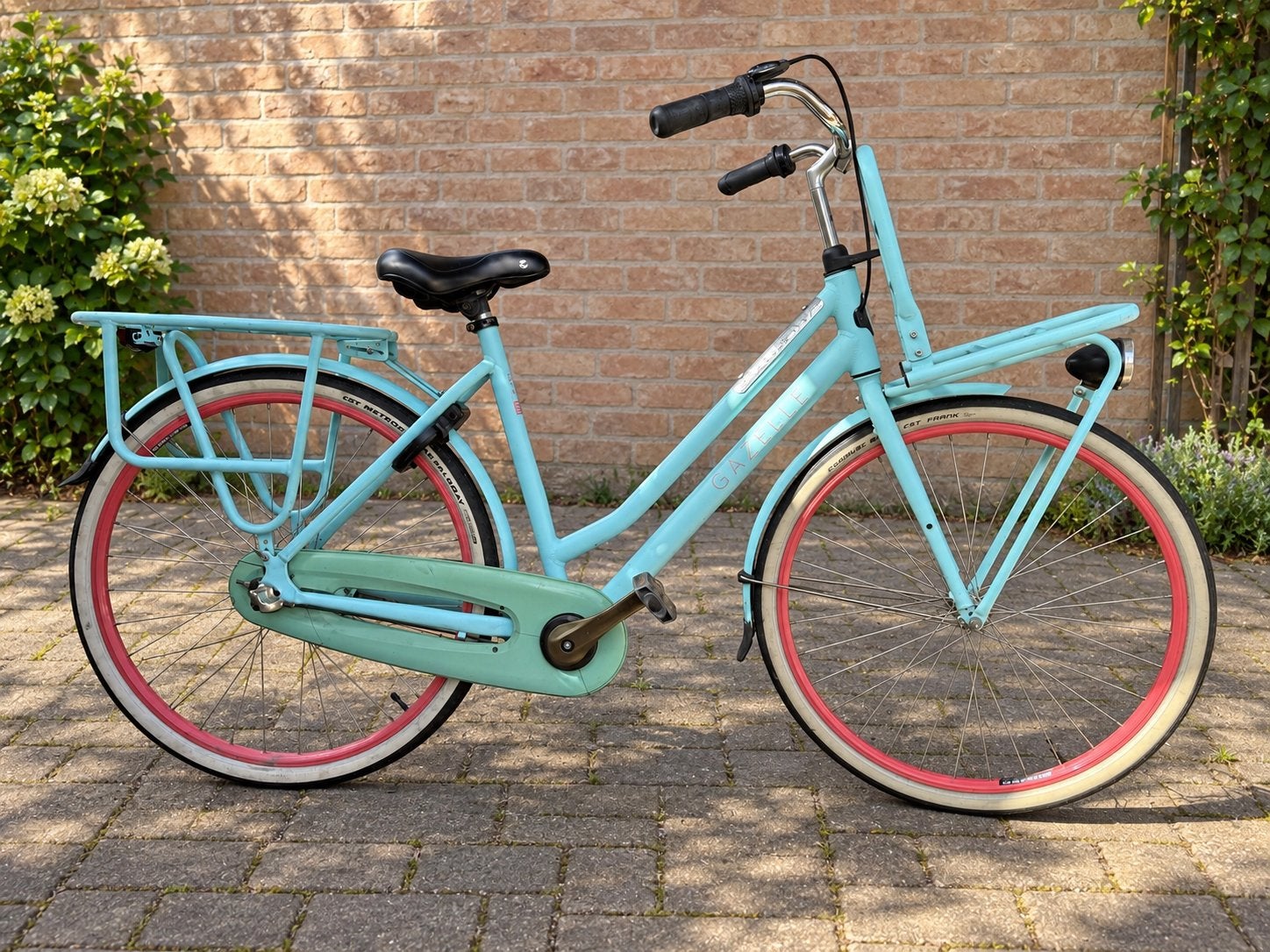 Gazelle Duty NL transportfiets – turquoise met roze velgen, Terugtraprem, Gazelle, Versnellingen, Zo goed als nieuw
