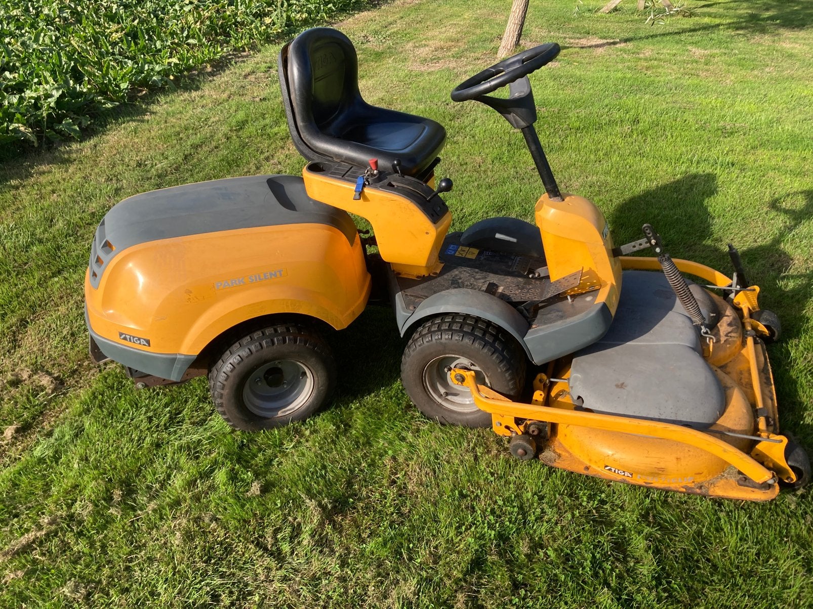 Stiga Park met 2-cilinder Honda, Ophalen, Gebruikt, Elektrische starter, 90 tot 120 cm