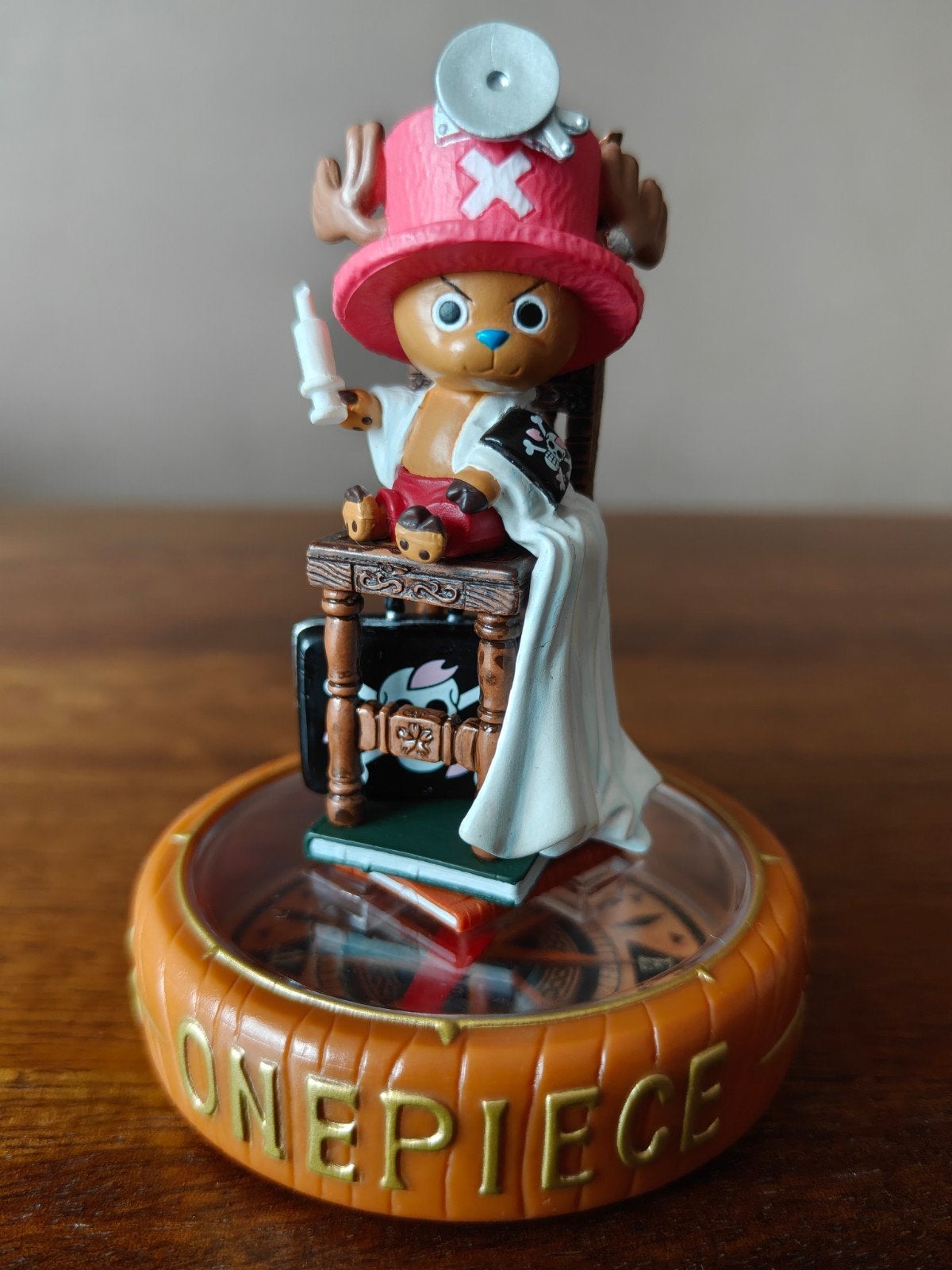 Tony Tony Chopper - One Piece Figure & Pirate Compass 2, Verzamelen, Ophalen of Verzenden, Zo goed als nieuw