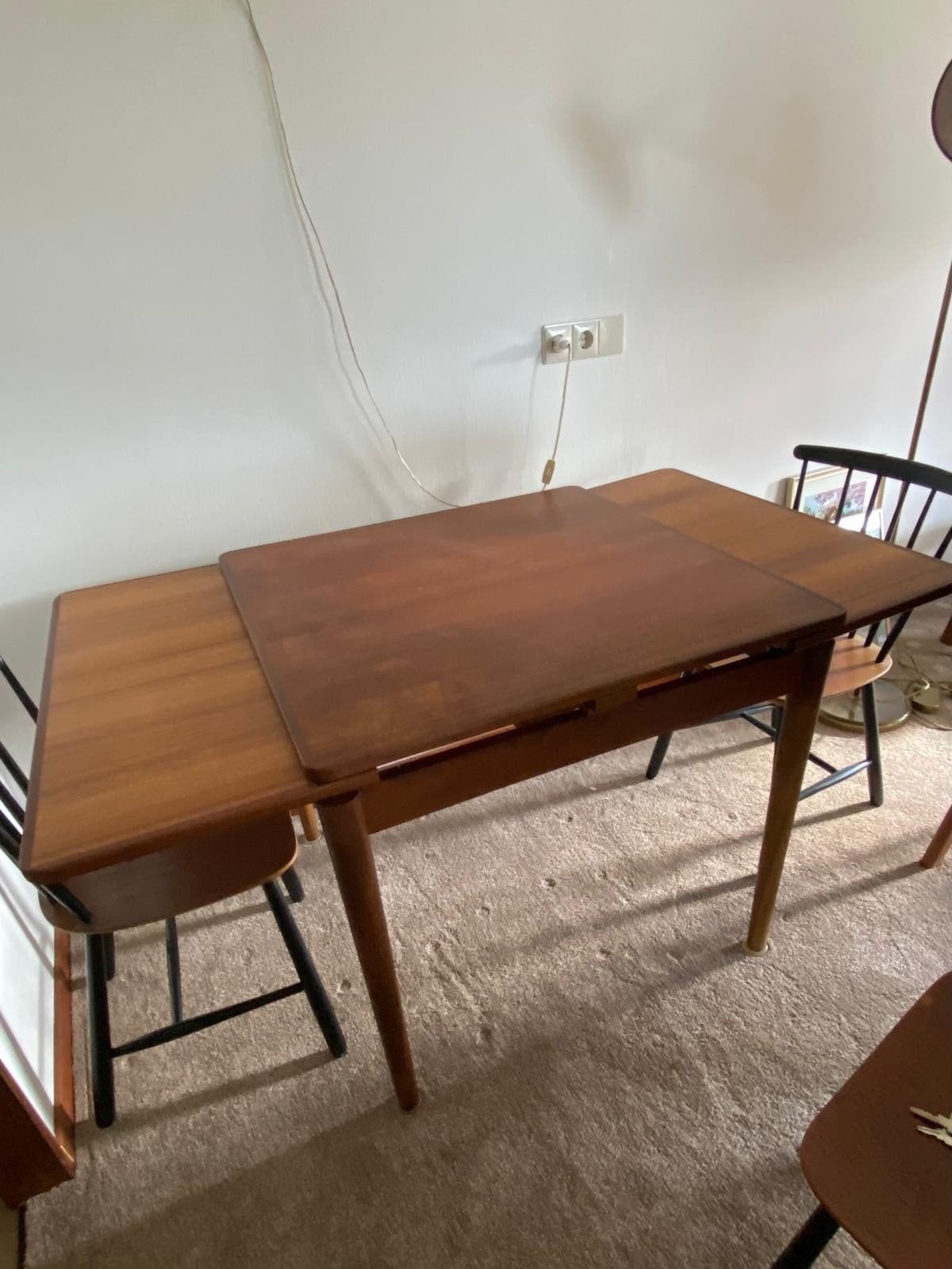 Massief houten vintage uitschuifbare tafel met 3 stoelen, Huis en Inrichting, Gebruikt, 100 tot 150 cm, Vijf personen of meer