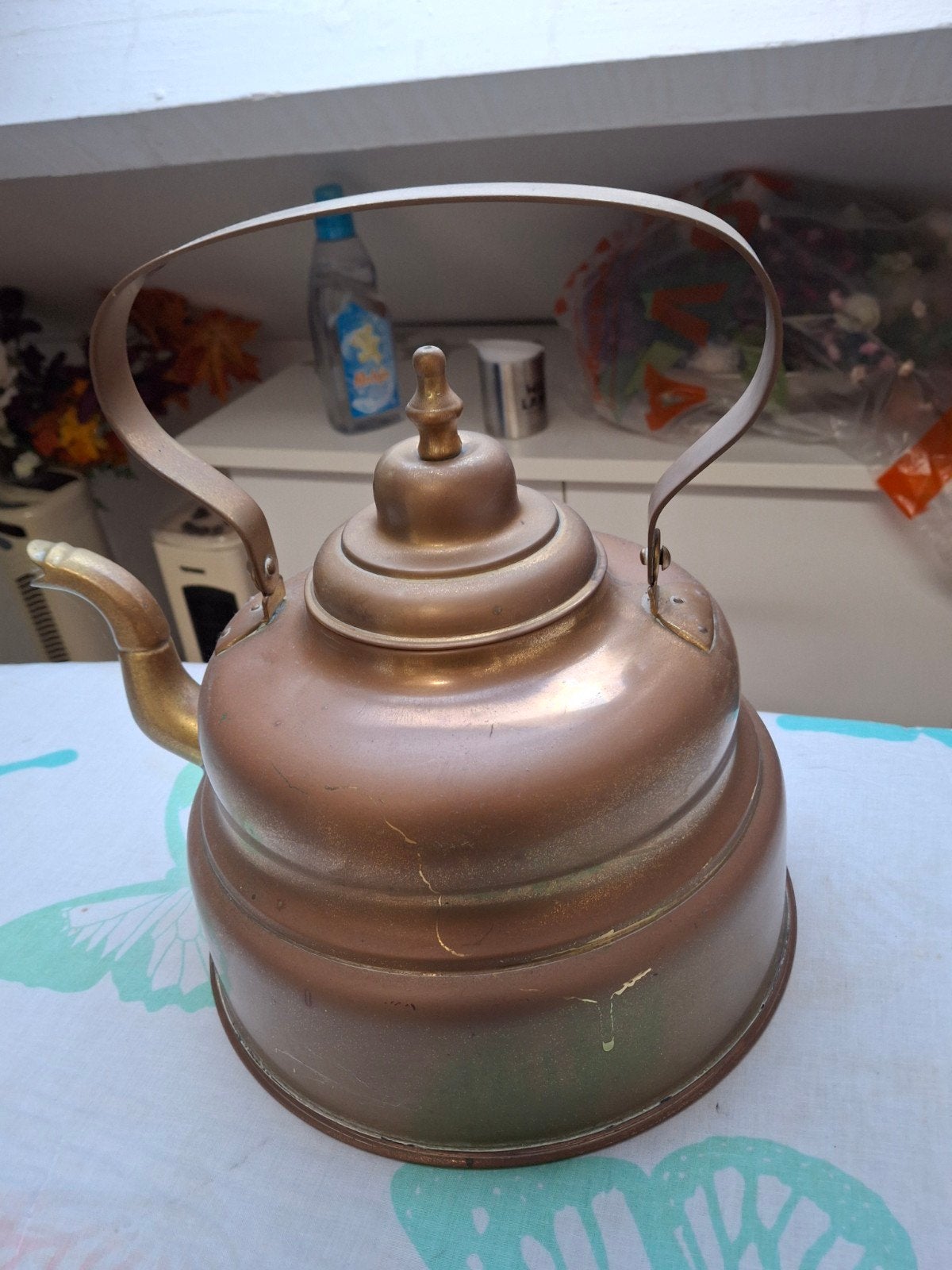 Te koop geel koperen oude ketel., Ophalen