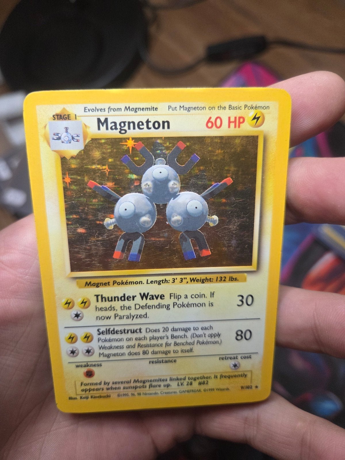 Magneton Holo 9/102 Base Set 1999 Wizard of the coast era, Ophalen of Verzenden, Zo goed als nieuw, Losse kaart, Foil
