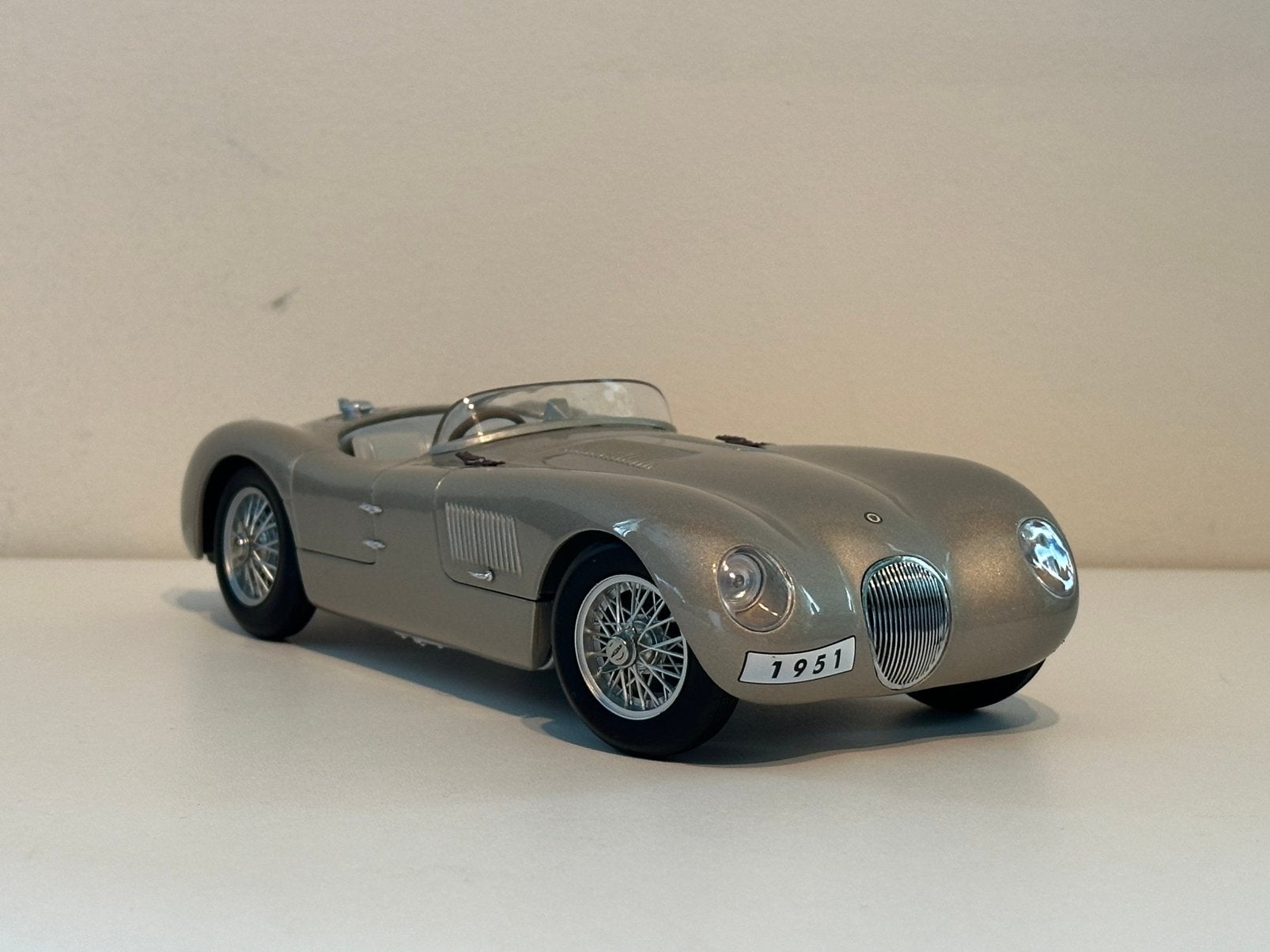 Jaguar C-Type 1951 | AutoArt | schaal 1:18 | nieuwstaat, Hobby en Vrije tijd, Modelauto's | 1:18, Ophalen of Verzenden, Zo goed als nieuw