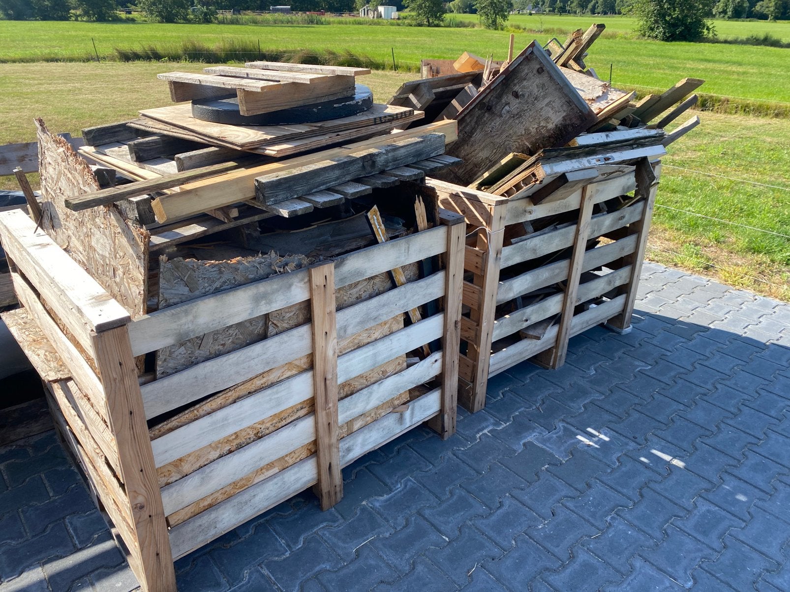Gratis 2 kratten met hout, Minder dan 3 m³, Ophalen