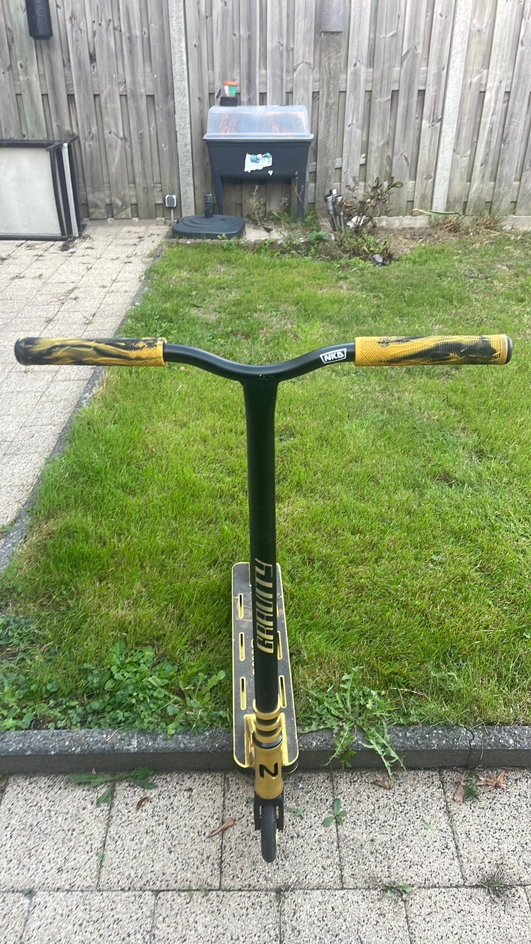 Kleur goud met zwart merk nkd/ naked voor iemand rond 145 cm, Ophalen, Gebruikt, Gewone step