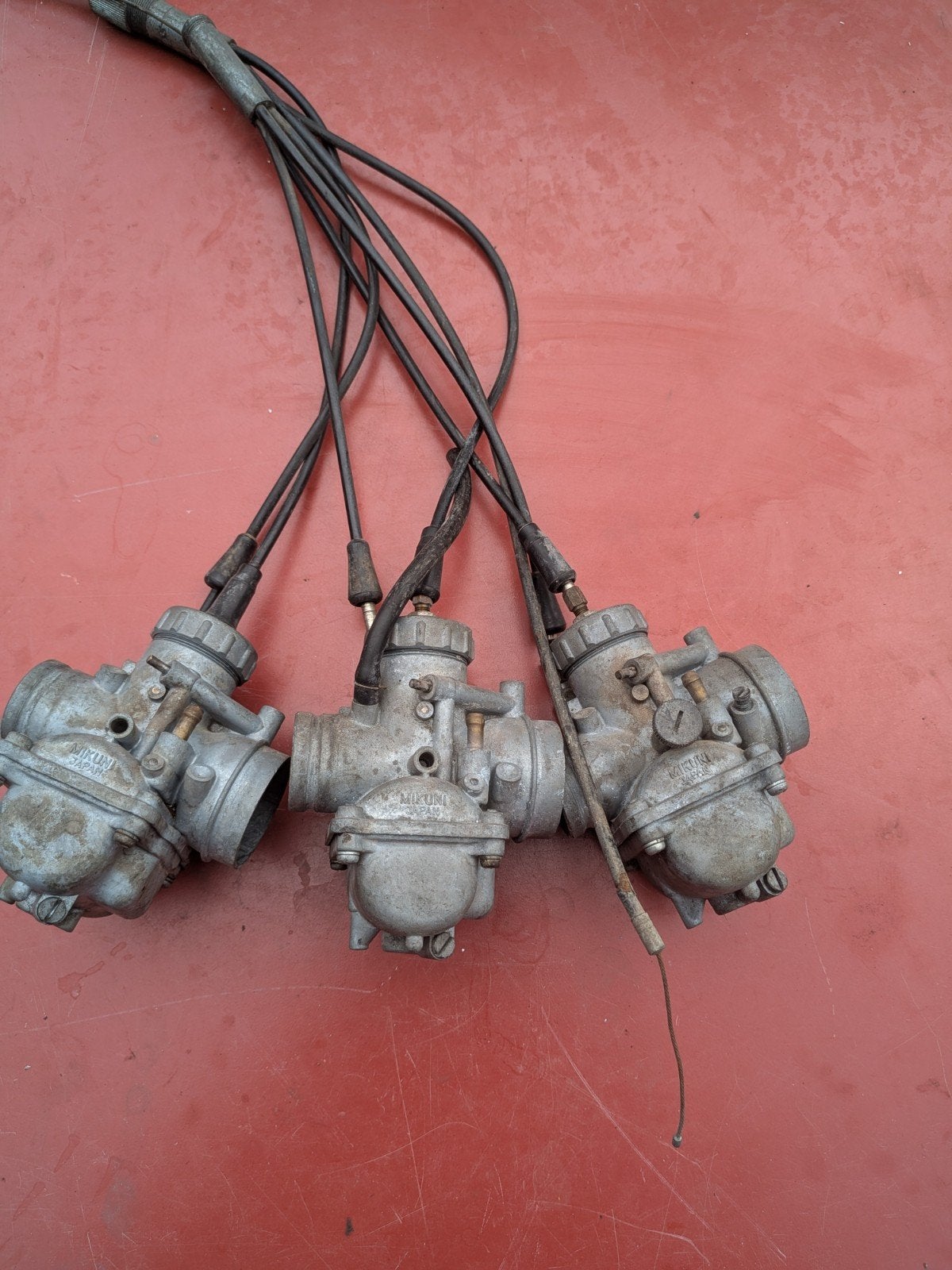 Suzuki GT 380 carburateurs, Ophalen