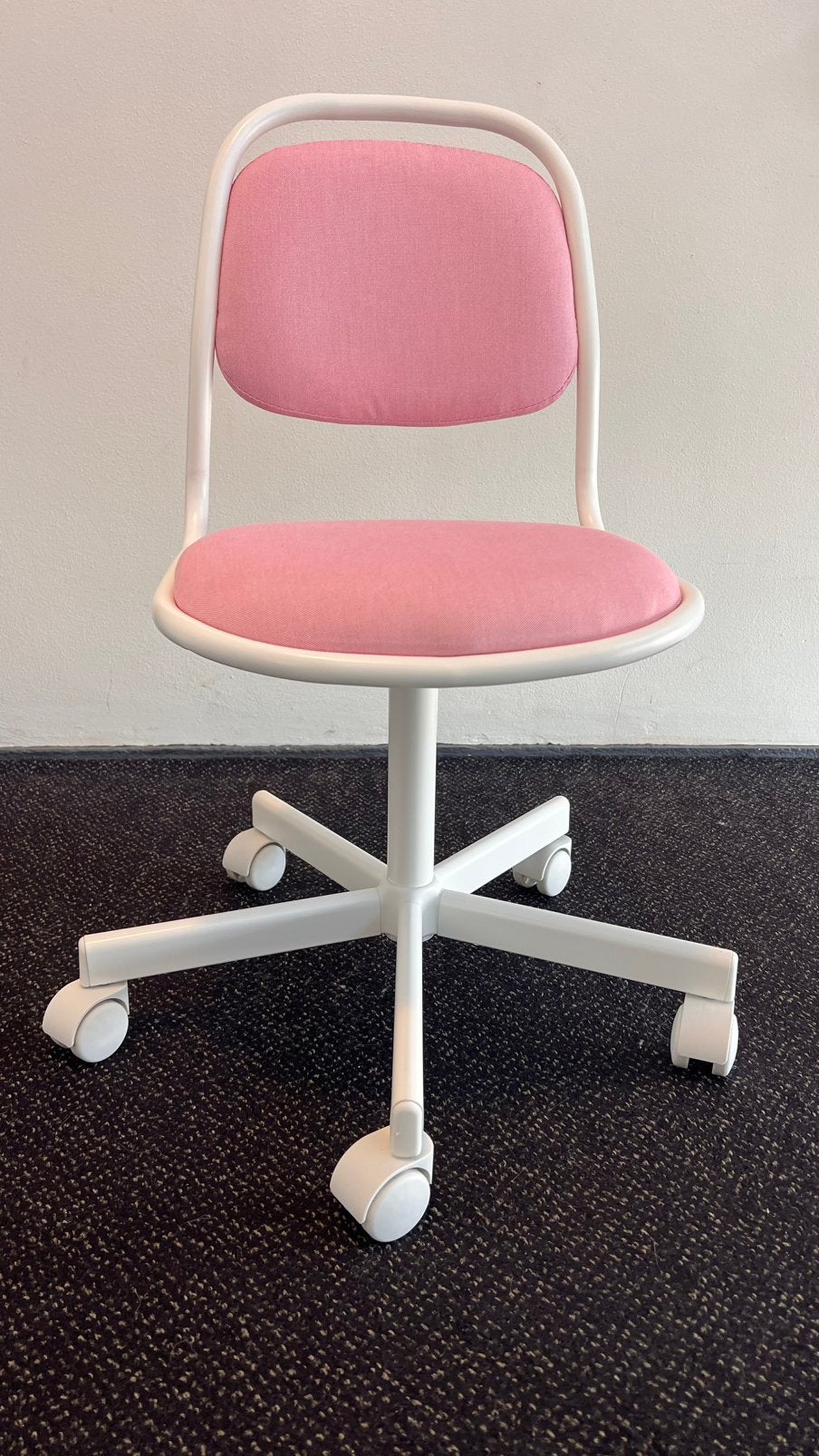 Dochter’s werkplek stoel planken spotjes prikbord Nieuw 180€, Ophalen, Zo goed als nieuw, Overige typen