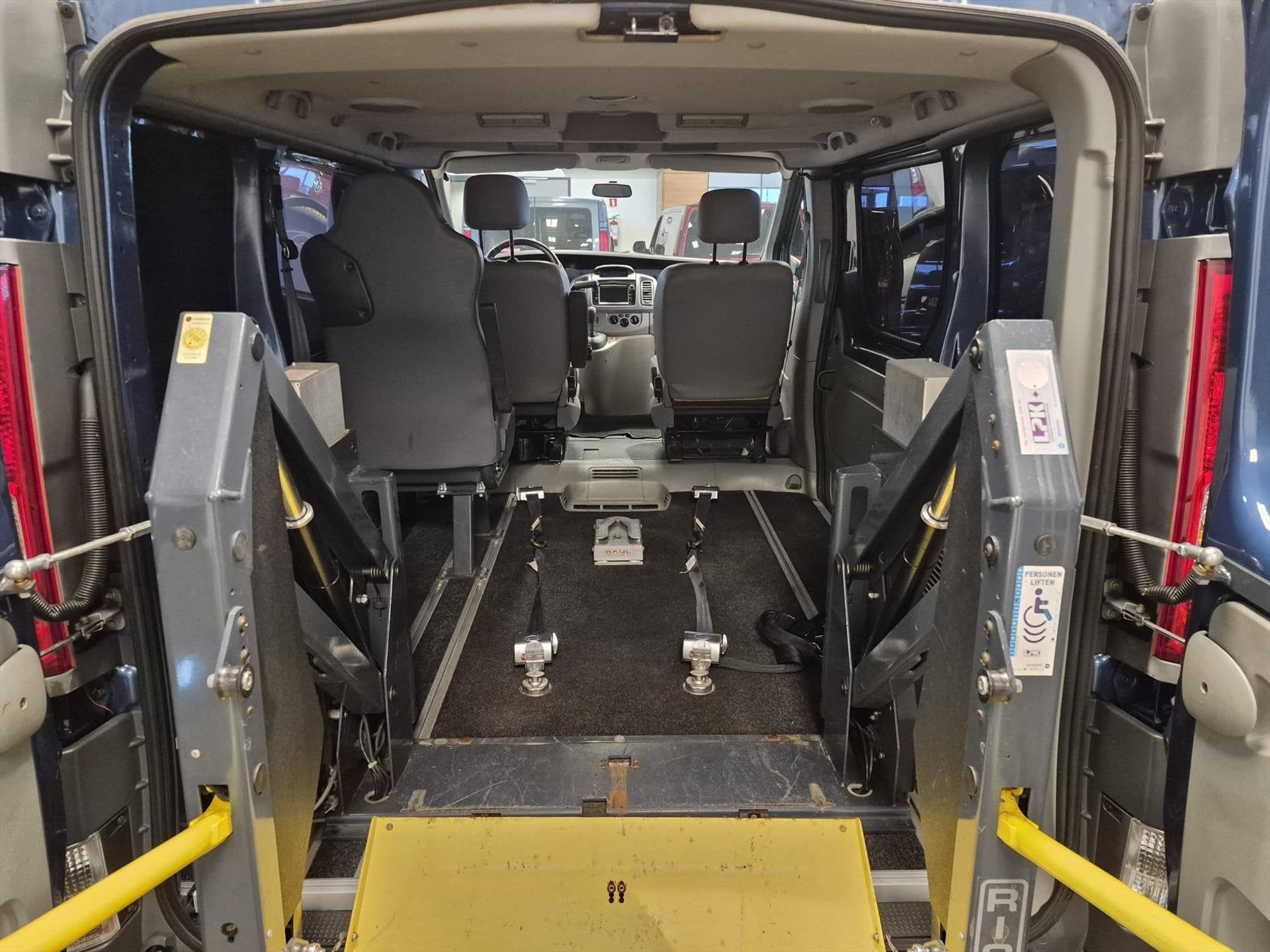 Opel Vivaro L1H1 Rolstoelbus Automaat (airco), Automaat, Stof, 2188 kg, 4 cilinders