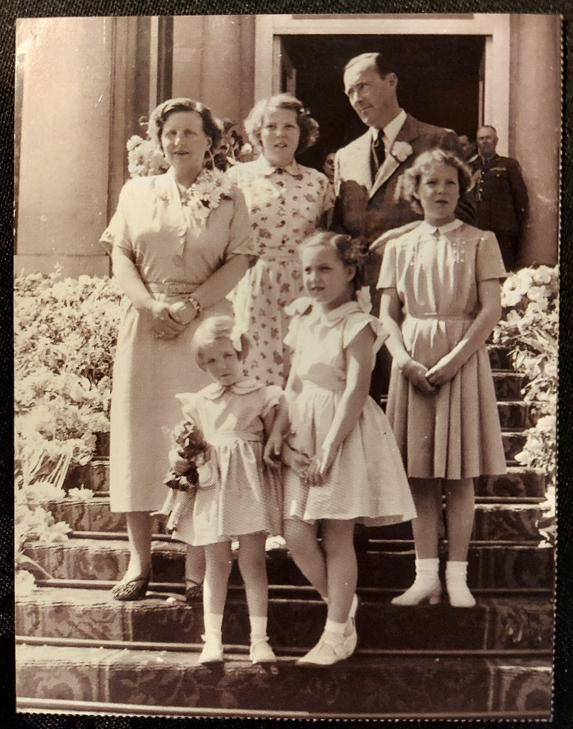 nr.25 : De koninklijke familie (nieuw) 30-04-1952, Verzamelen, Ophalen of Verzenden, Nieuw, Kaart, Foto of Prent