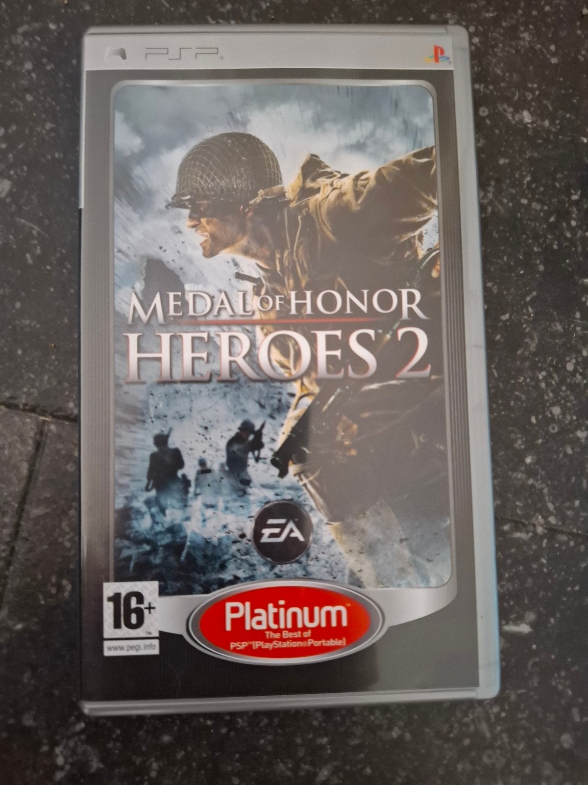 Medal of Honor Heroes 2 PSP Platinum Editie, Spelcomputers en Games, Shooter, 1 speler, Ophalen of Verzenden, Zo goed als nieuw