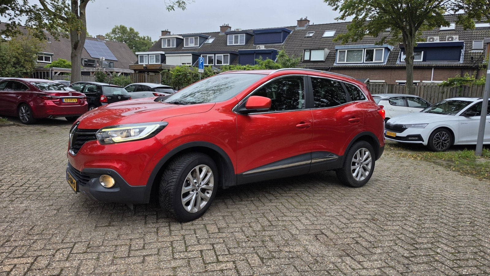 Renault Kadjar 1.2 TCE AUT 2016 Rood, Kadjar, 1295 kg, 4 cilinders, Origineel Nederlands