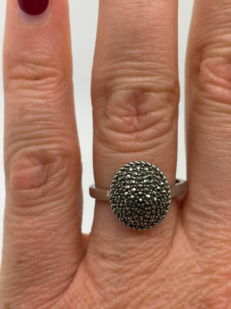 C883 Prachtige zilveren markasiet ring maat 18, Sieraden, Tassen en Uiterlijk, Ringen, 18 tot 19, Ophalen of Verzenden, X, Met edelsteen