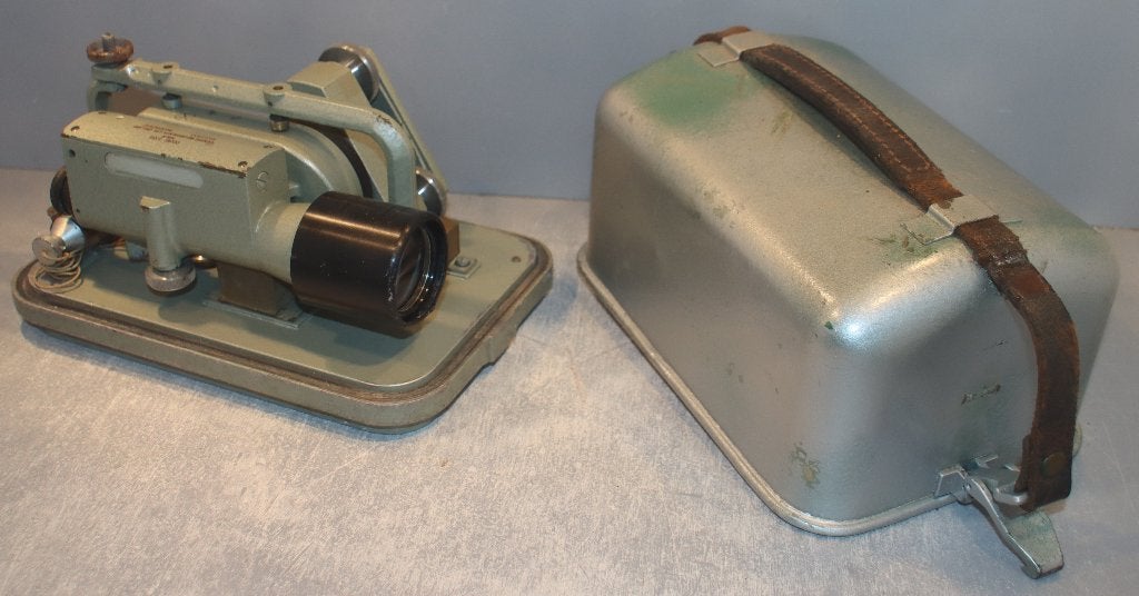 Oude Vickers COOKE S330 theodoliet in metalen houder, Ophalen of Verzenden