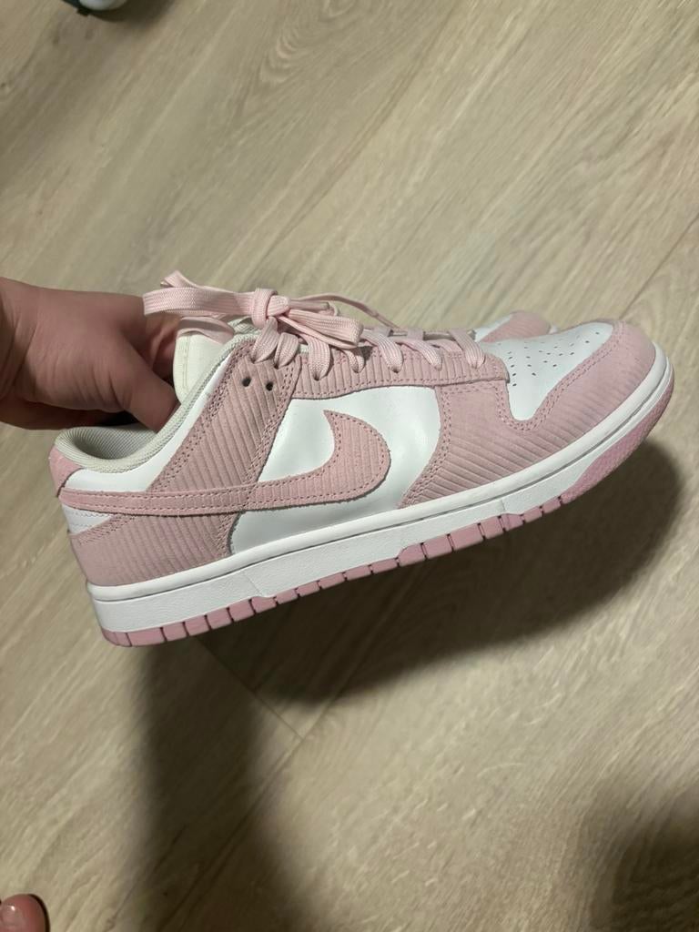 Nike dunk, Kleding | Dames, Schoenen, Ophalen, Zo goed als nieuw, Roze, Sneakers of Gympen