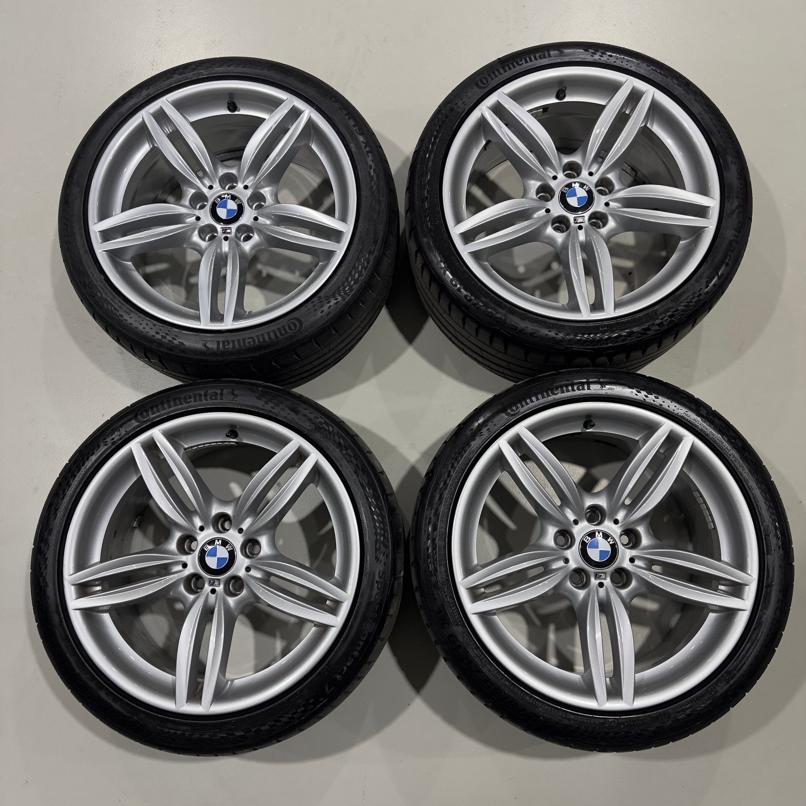 Orig. 19" BMW 351M breedset NIEUWSTAAT + Continental banden, 2037VM, 275 mm, Banden en Velgen, Nieuw