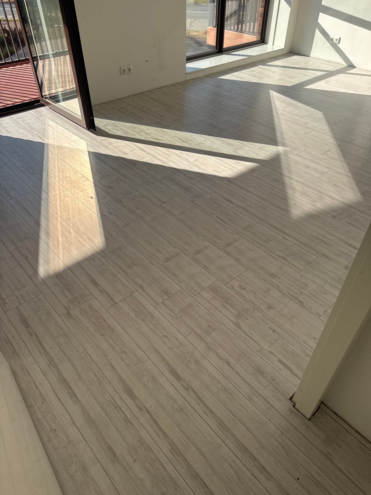 GRATIS 60m2 - Lichte laminaatvloer - Nieuwstaat, Ophalen, 50 tot 150 cm, Zo goed als nieuw, 10 m² of meer