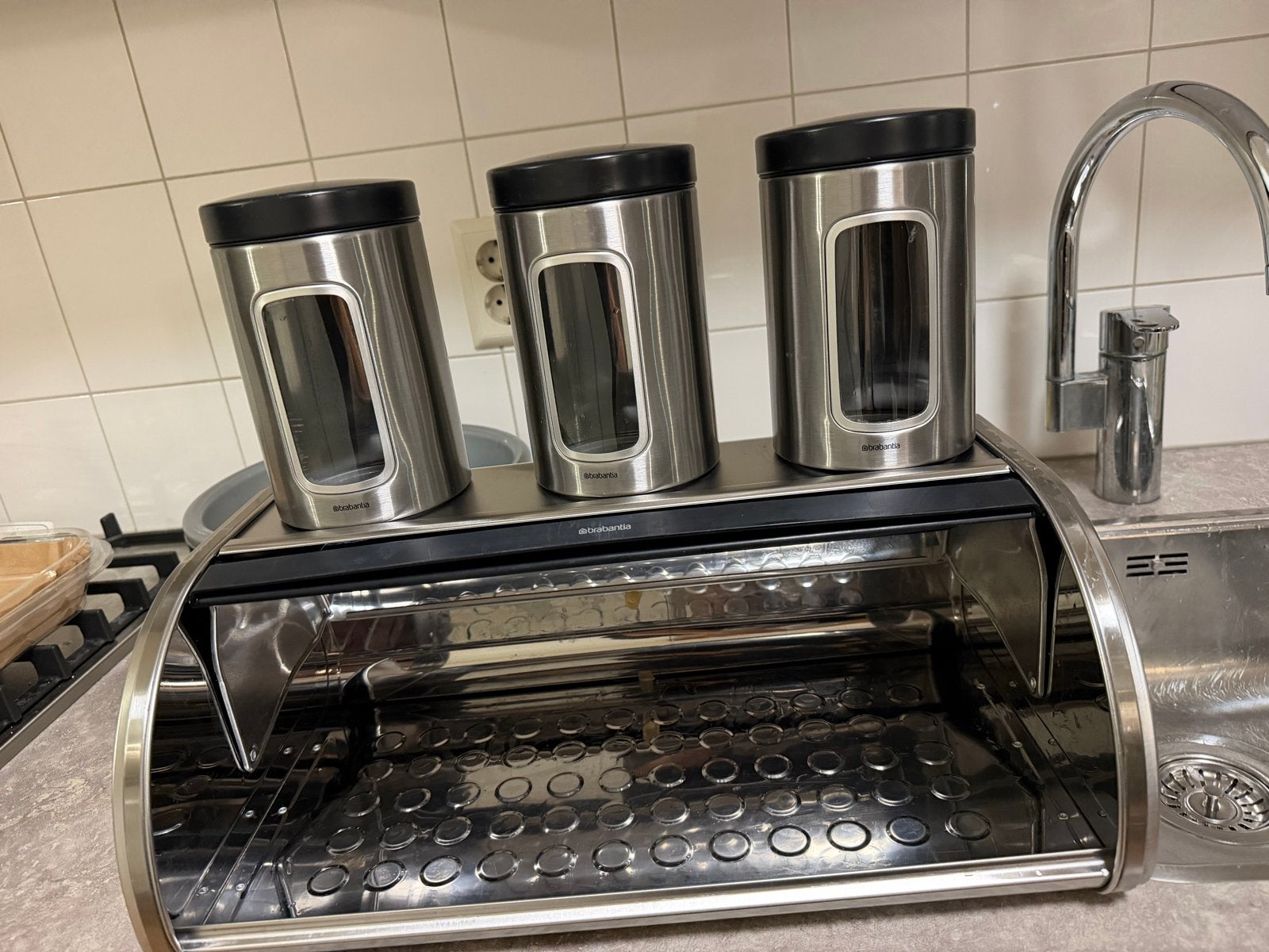 Brabantia broodtrommel met 3 voorraadpotten, Huis en Inrichting, Ophalen, Gebruikt, Zilver, Metaal