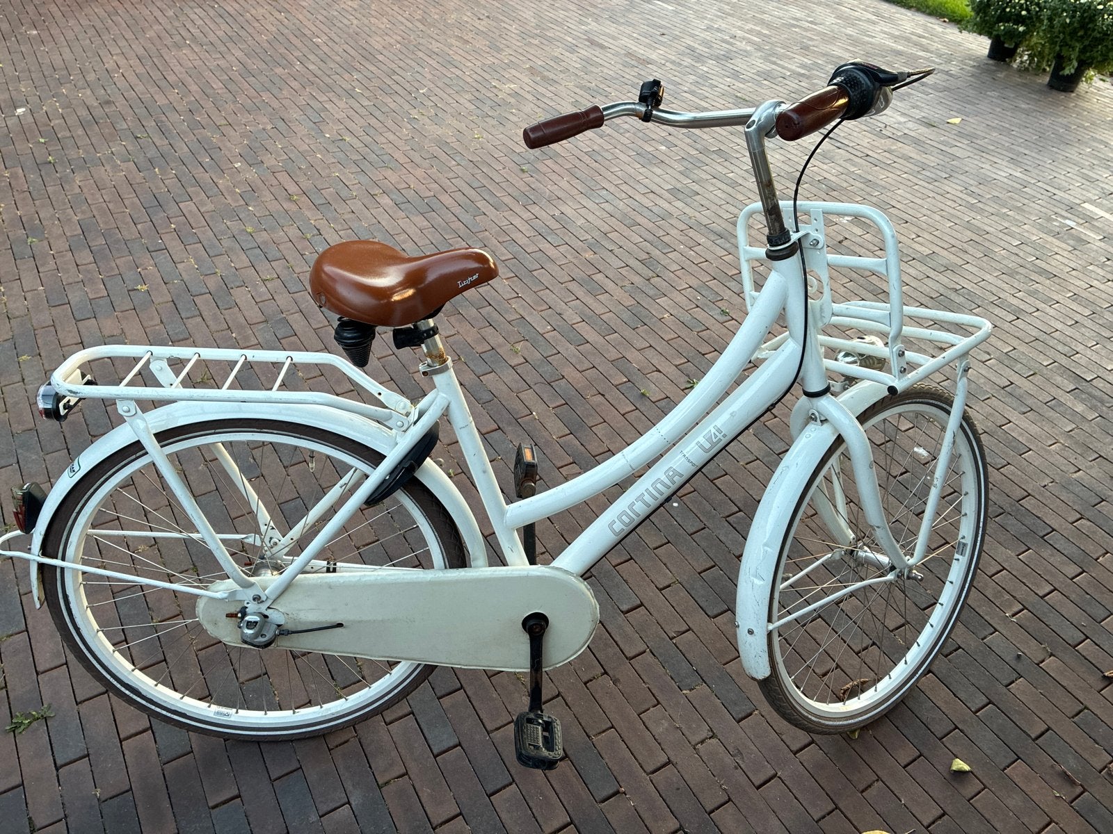 Cortina 26 inch meisjesfiets wit, Terugtraprem, Gebruikt, Handrem, Ophalen