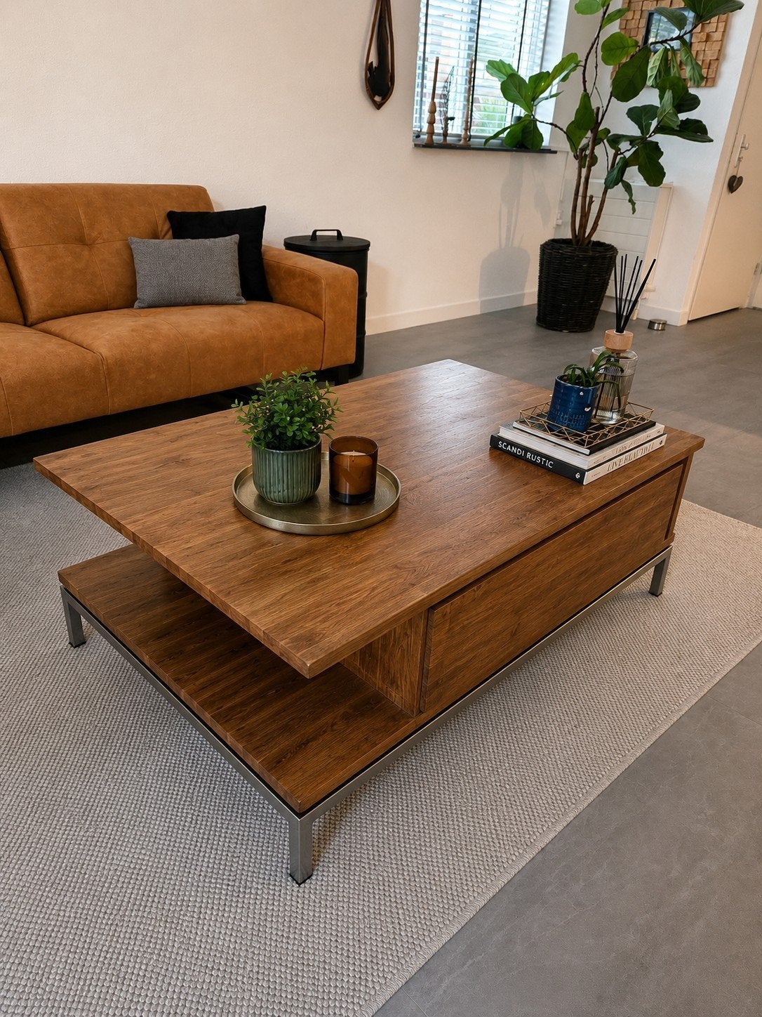 Mooie massief houten salontafel met 2 lades, Ophalen, Rechthoekig, 100 tot 150 cm, 50 tot 100 cm