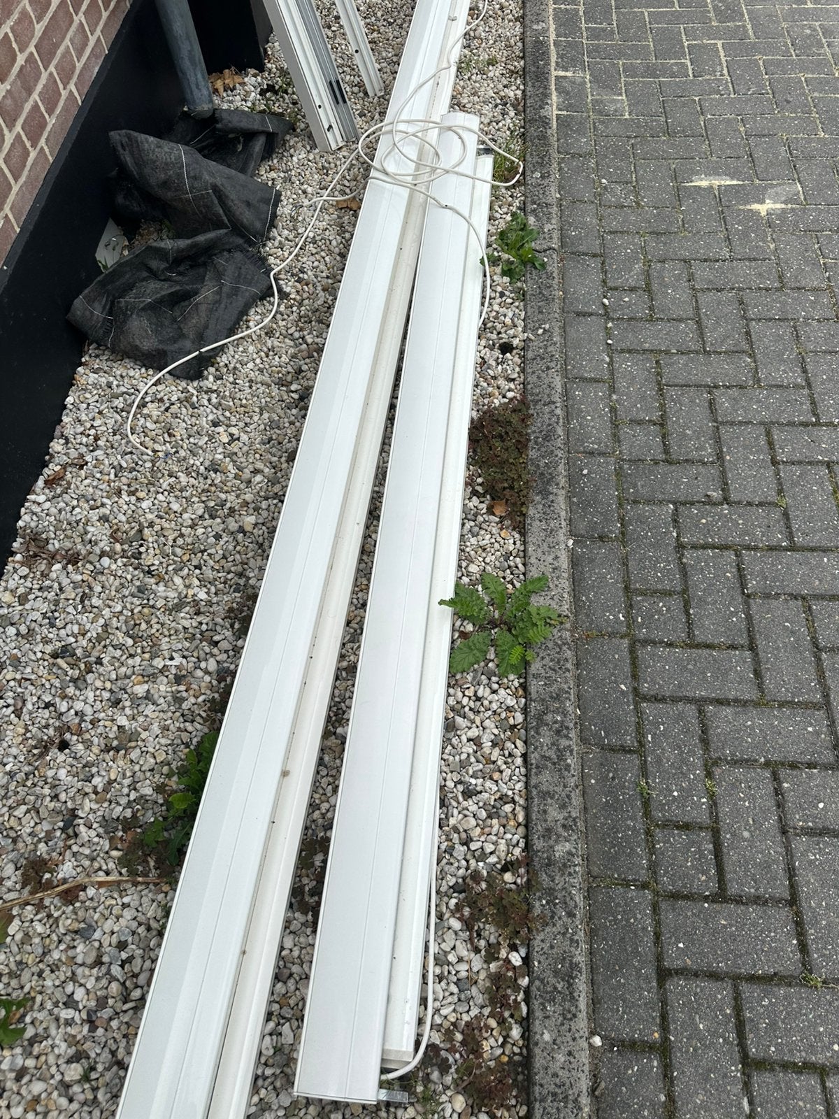 Zonnescreens Grijze screens Elektrisch 2stuks ZSM WEG, Ophalen, Zo goed als nieuw, Aluminium